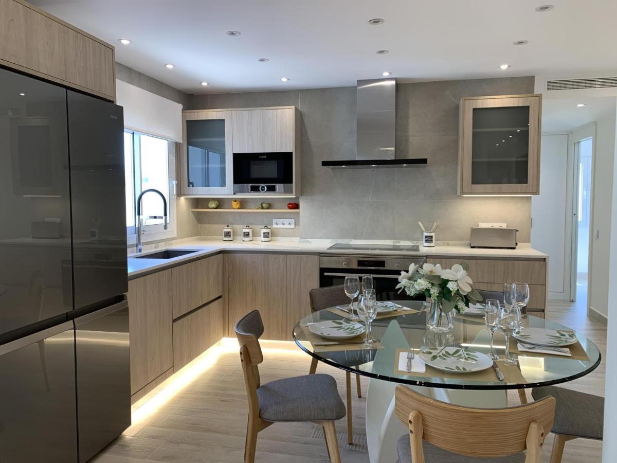 Sitges Spaces Oasis Suites- 4 Bedroom, 4 Ensuite Bathrooms, Terrace, Pool, Sitges Centre Bagian luar foto