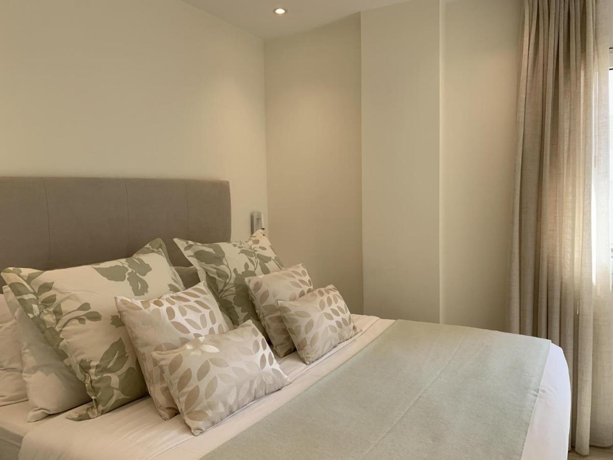 Sitges Spaces Oasis Suites- 4 Bedroom, 4 Ensuite Bathrooms, Terrace, Pool, Sitges Centre Bagian luar foto