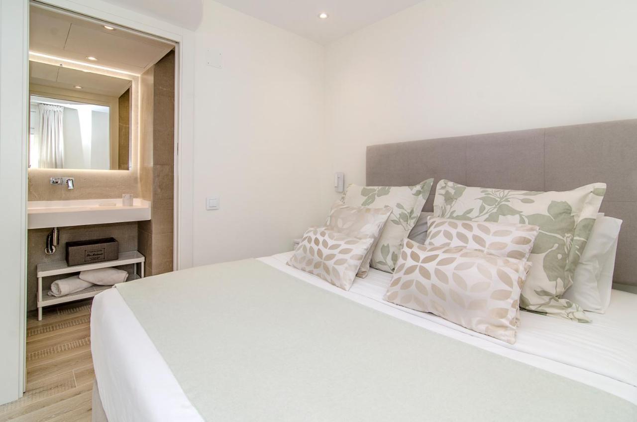 Sitges Spaces Oasis Suites- 4 Bedroom, 4 Ensuite Bathrooms, Terrace, Pool, Sitges Centre Bagian luar foto