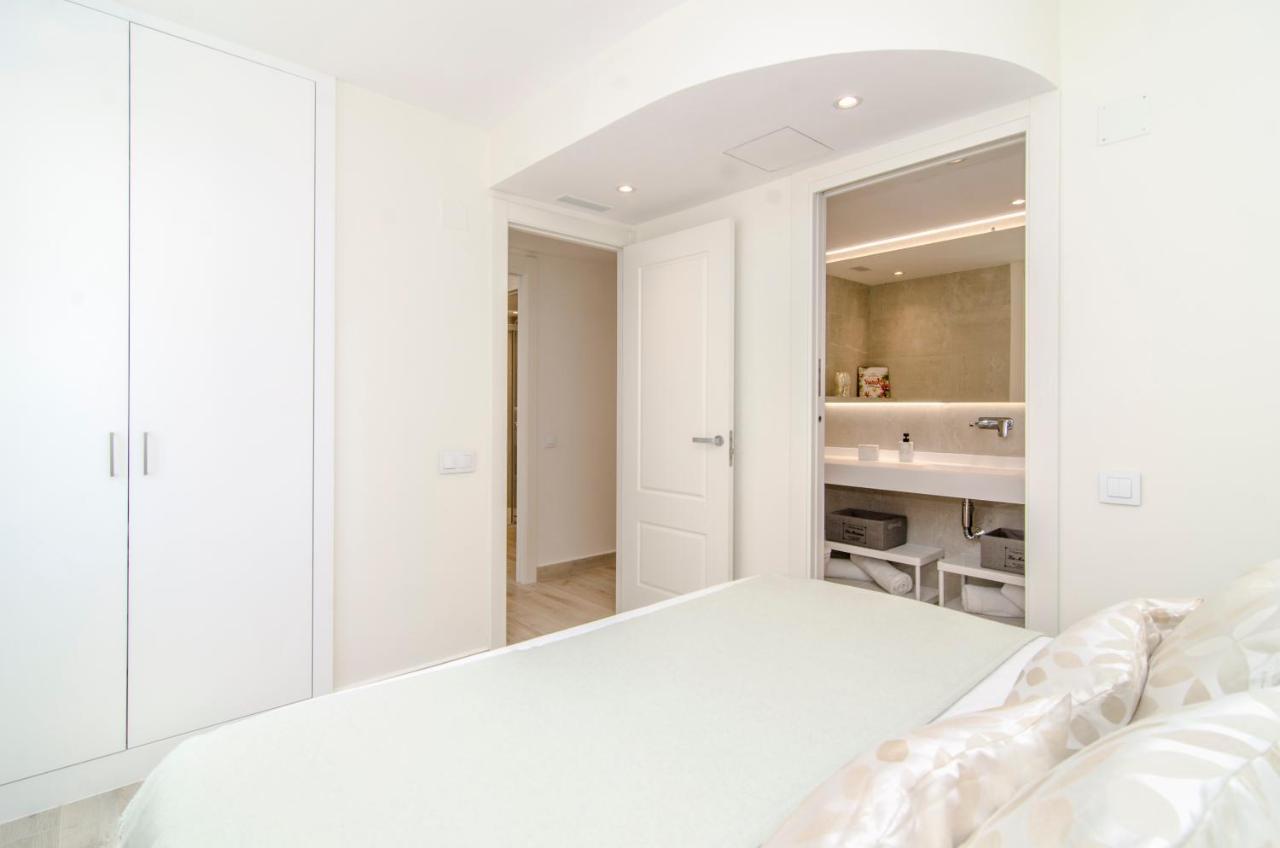 Sitges Spaces Oasis Suites- 4 Bedroom, 4 Ensuite Bathrooms, Terrace, Pool, Sitges Centre Bagian luar foto